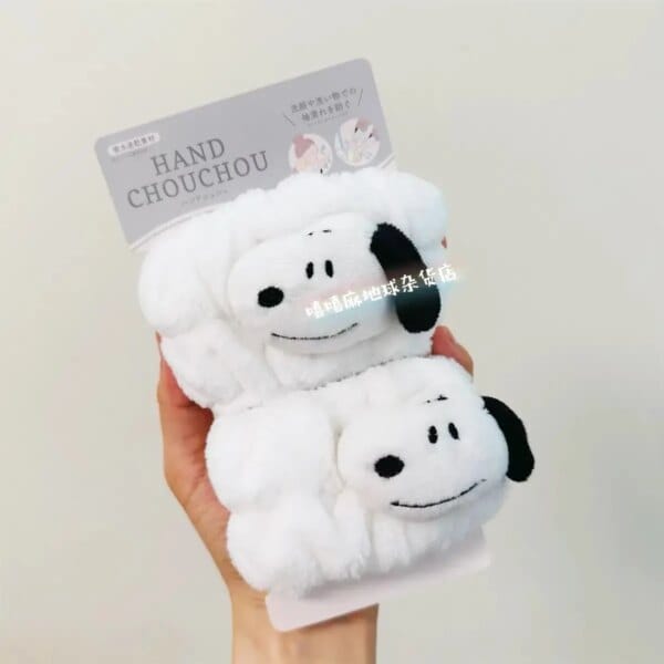 1pair of 2 piece The Peanuts Snoopy Wrist brace toys plush soft toys Snoopy hand chouchou  plush
