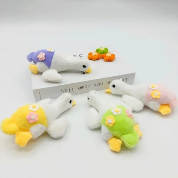 Stuffed Animals Plush Giant Goose Cute Plush Toy Doll Pendant Cartoon White Goose Doll Bag Decoration Brithday Gift for Friend